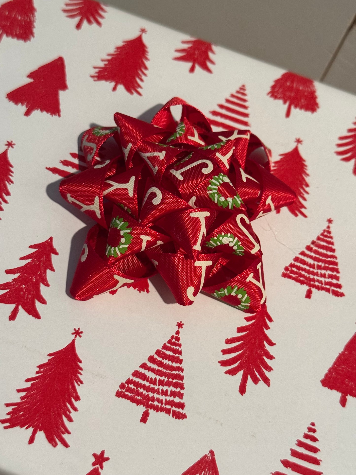 Holiday Gift Bow - Christmas Joy Wreath
