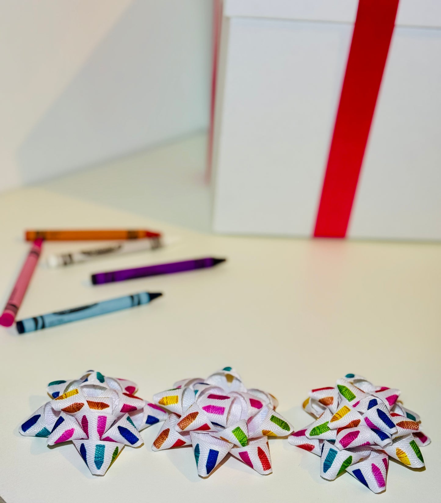 Gift Bow - Crayon
