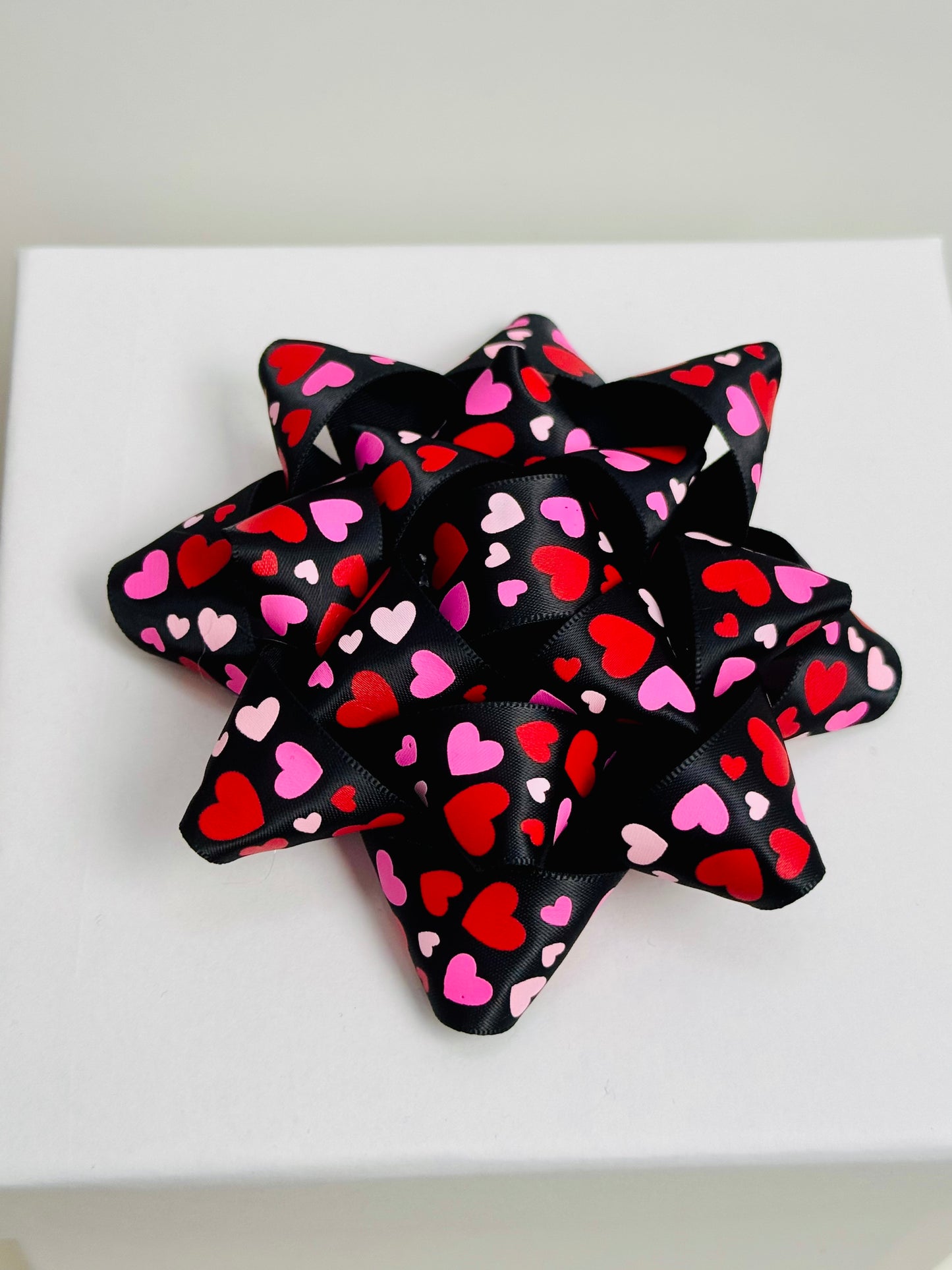 Gift Bow - Black with Pink and Red Hearts