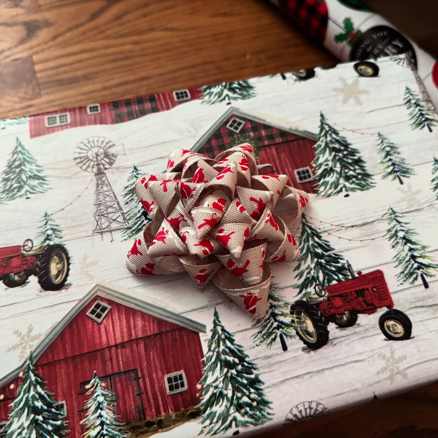 Holiday Gift Bow - Christmas Cardinal