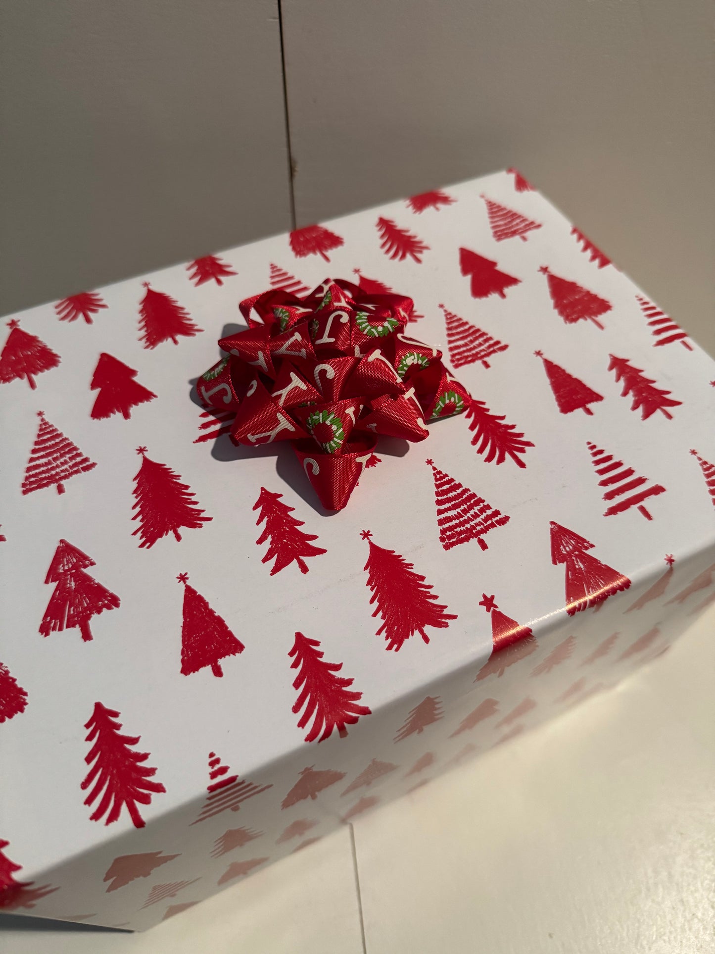 Holiday Gift Bow - Christmas Joy Wreath