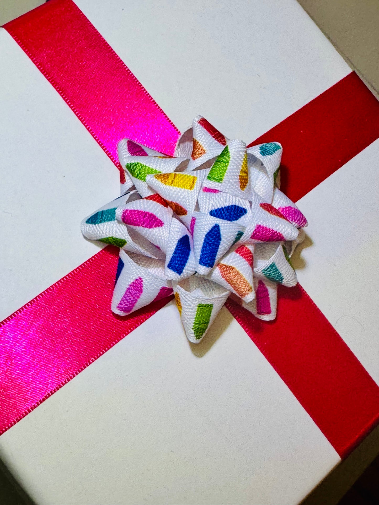Gift Bow - Crayon