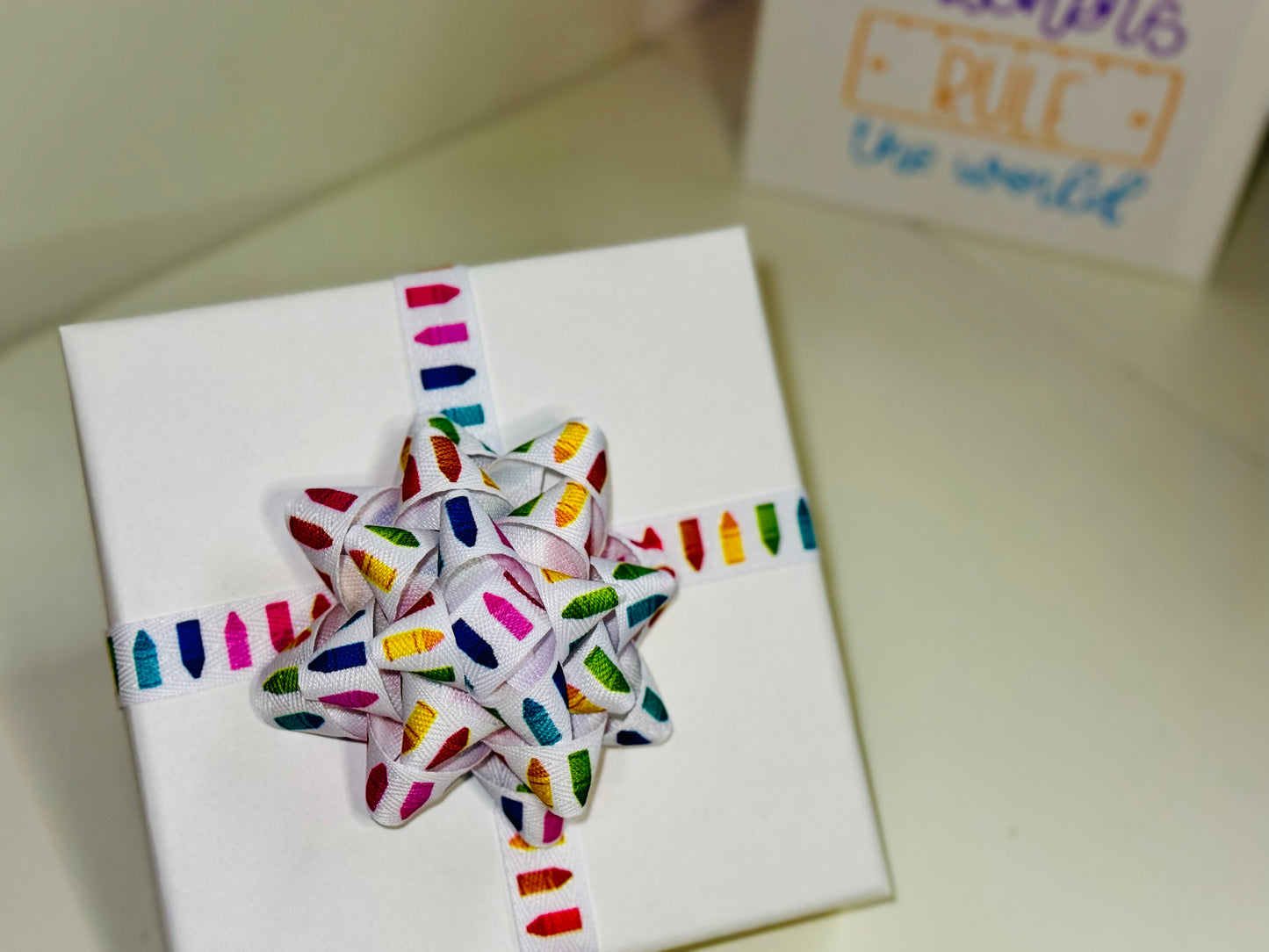 Gift Bow - Crayon