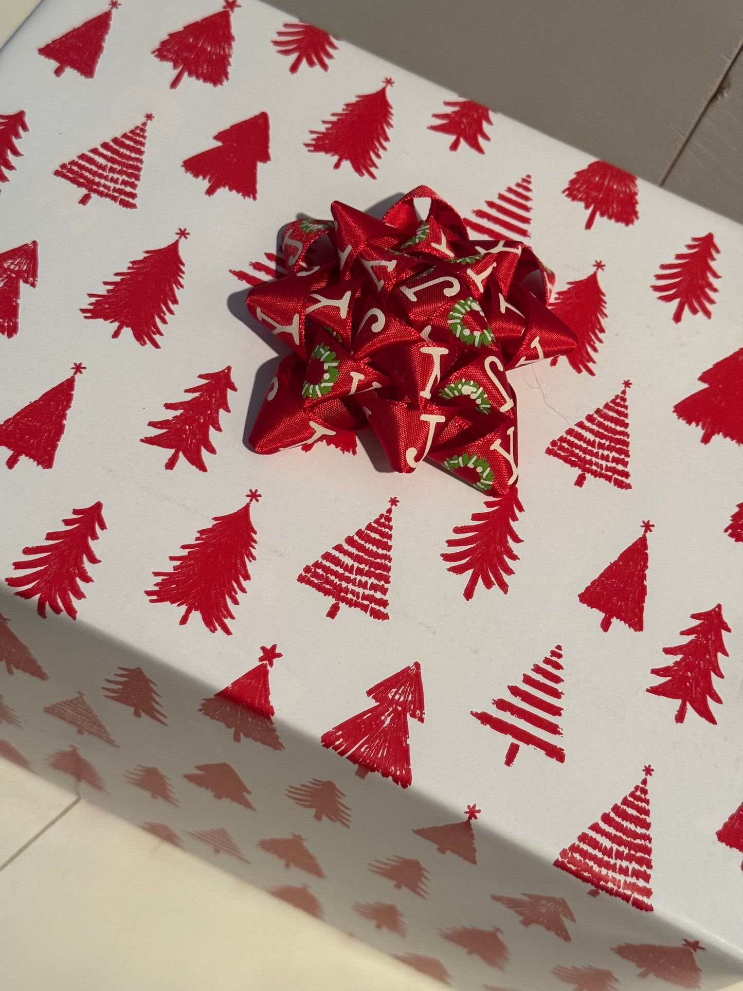Holiday Gift Bow - Christmas Joy Wreath