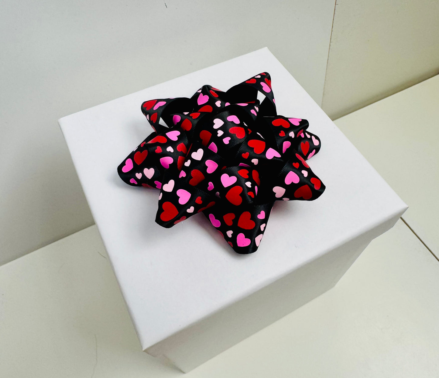 Gift Bow - Black with Pink and Red Hearts