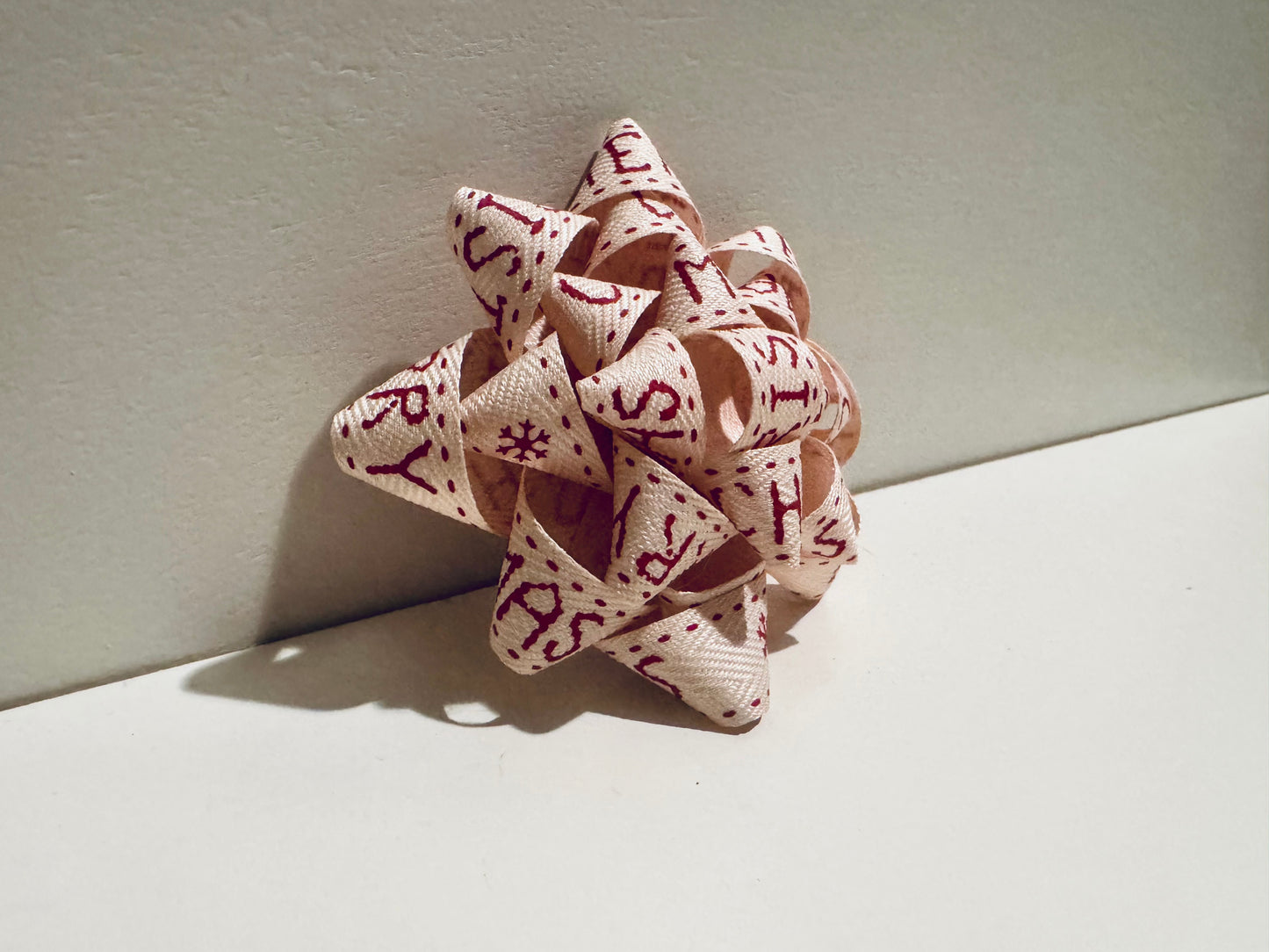 Holiday Gift Bow - Merry Christmas