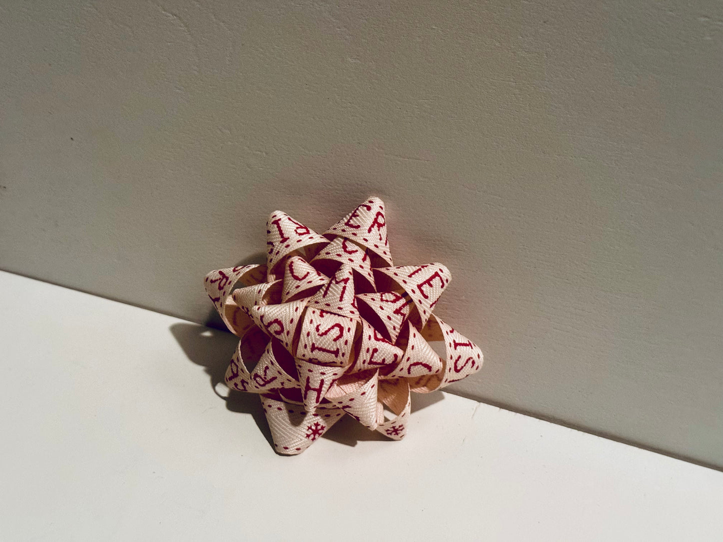 Holiday Gift Bow - Merry Christmas