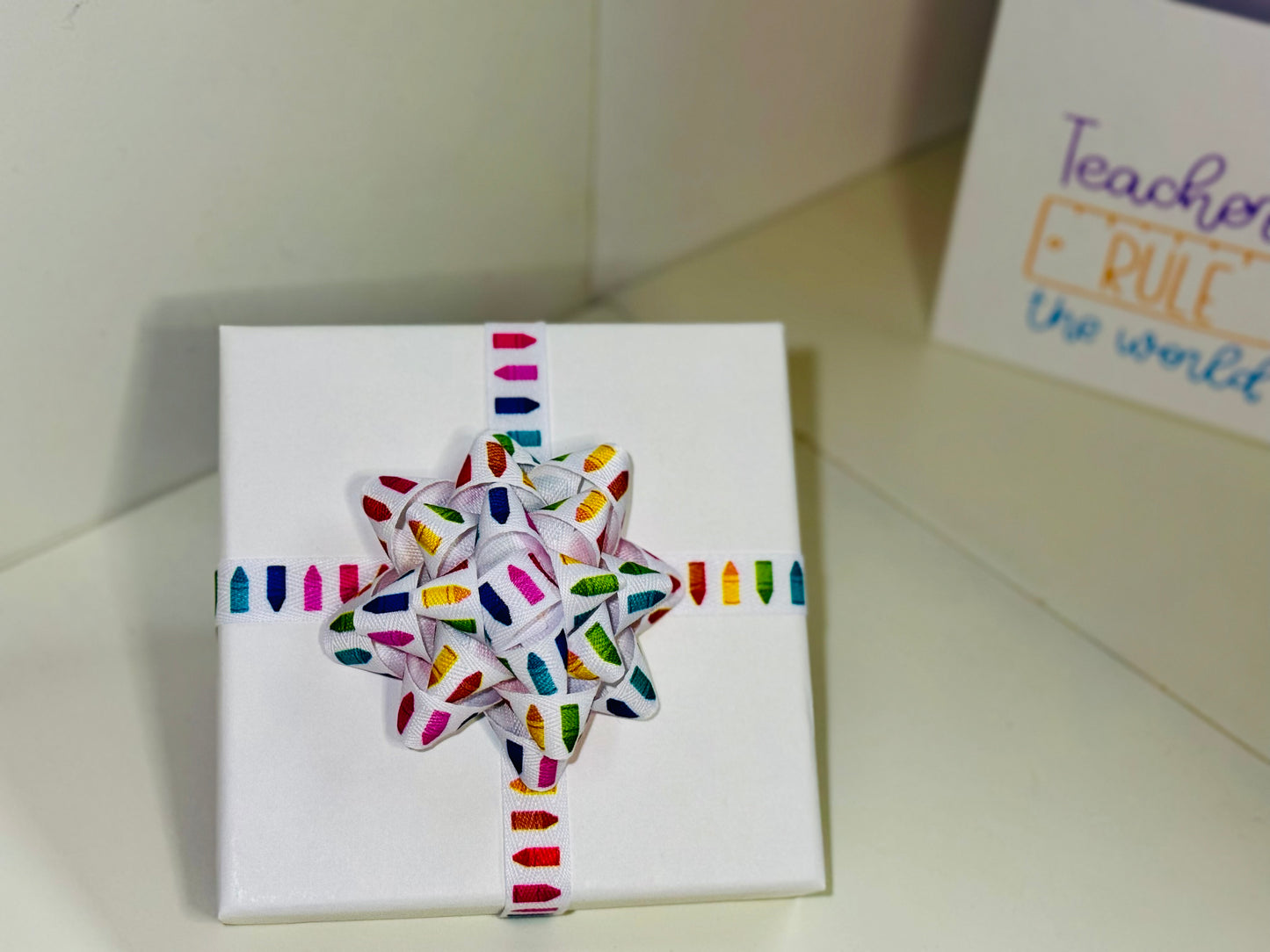Gift Bow - Crayon