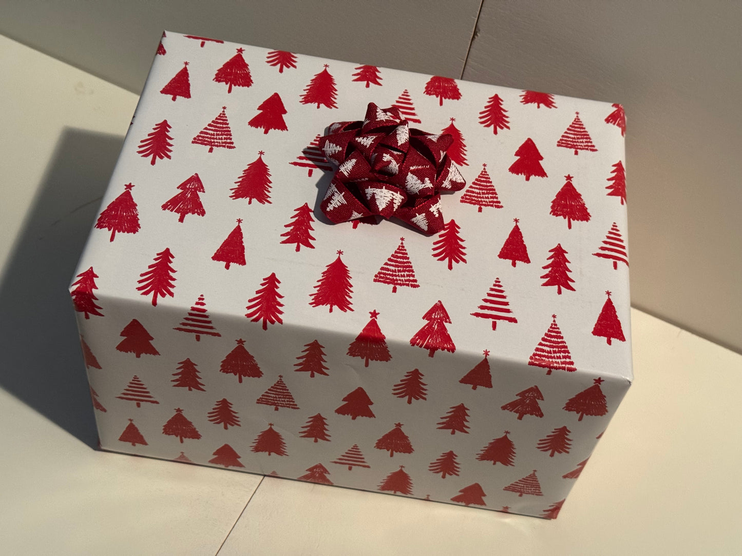 Holiday Gift Bow - Red and White Christmas Tree